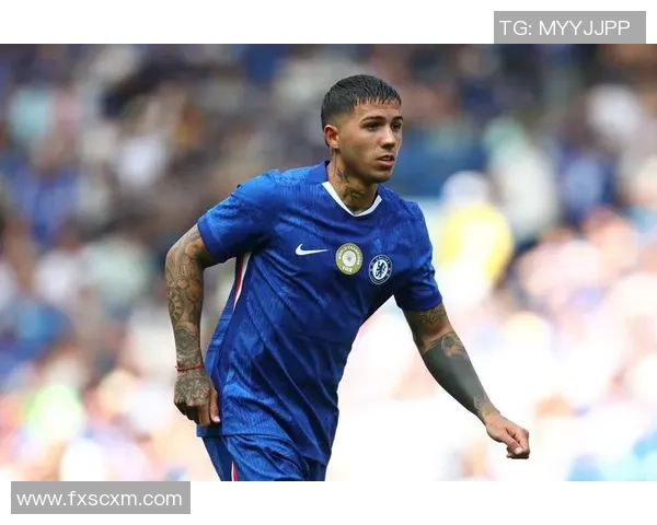 足球明星最新动态揭秘:转会传闻与赛季表现引发球迷热议