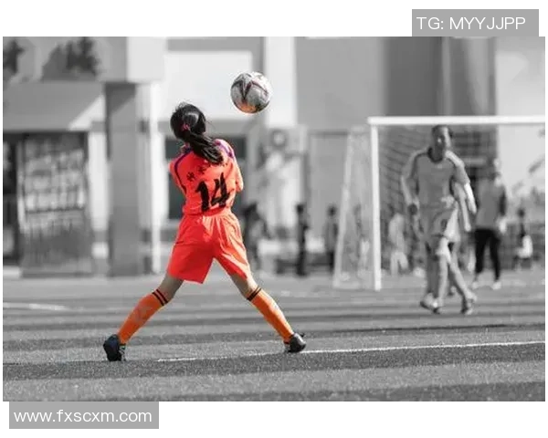 女明星们如何在足球明星面前变身小迷妹的甜蜜瞬间揭秘